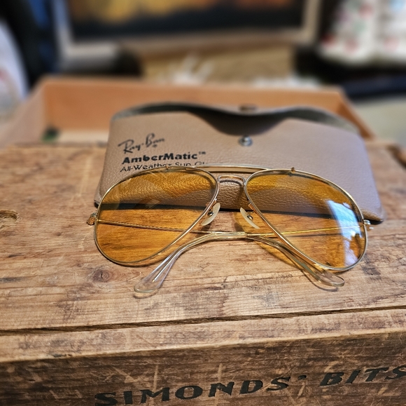 Vintage Limited Addition Ray Ban Ambermatic Aviator Sunglasses - Picture 4 of 8